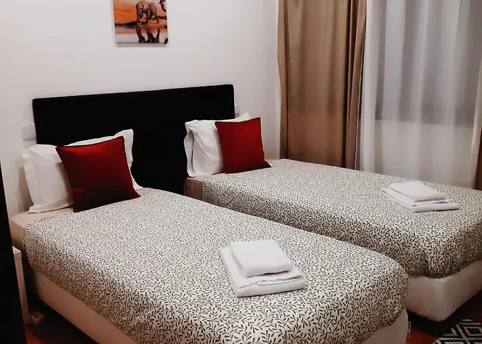 Downtown 2 Minutes By Walk To Center And Metro-direct To Airpot T4 Apartman Porto