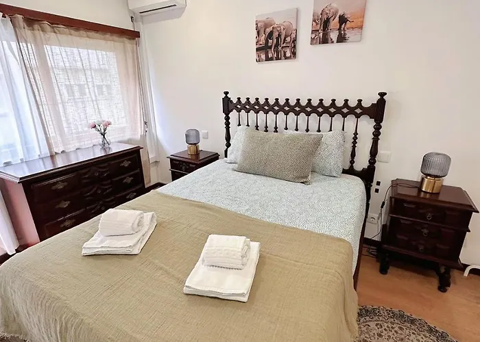 Downtown 2 Minutes By Walk To Center And Metro-direct To Airpot T4 * Porto