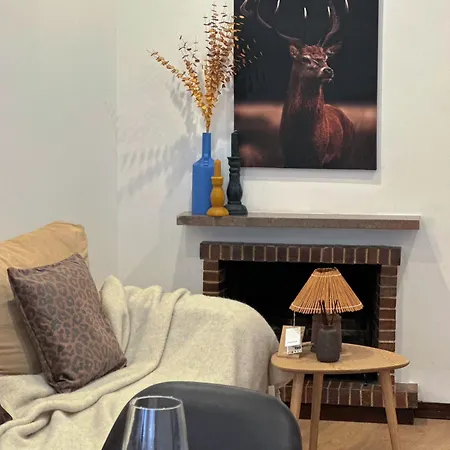 Apartamento Downtown 2 Minutes By Walk To Center And Metro-direct To Airpot T4 *