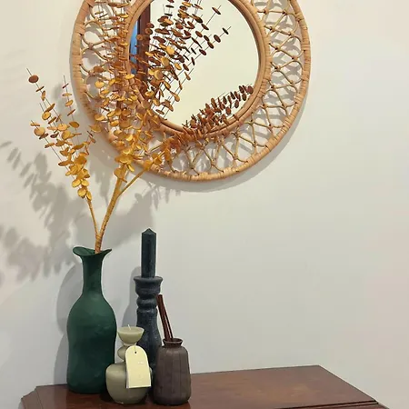 Downtown 2 Minutes By Walk To Center And Metro-direct To Airpot T4 *