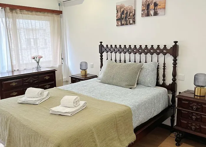 Διαμέρισμα Downtown 2 Minutes By Walk To Center And Metro-direct To Airpot T4