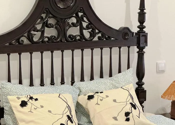 Downtown 2 Minutes By Walk To Center And Metro-direct To Airpot T4 Порту